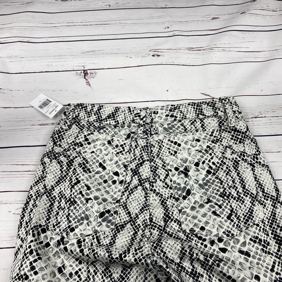 Good American Good Waist Snake Jeans - Picture 8 of 10